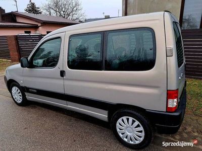 Beżowy Używany 2009 Citroën Berlingo Minivan | 10 500 zł