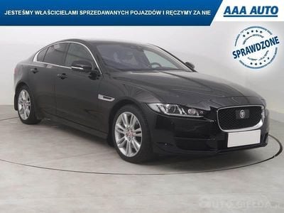 Używany Jaguar XE 2016 Czarny Sedan/Limuzyna