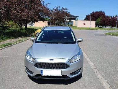 Używany Ford Focus 2016 Srebrny Kombi