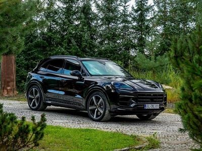 Czarny (metalik) Używany 2024 Porsche Cayenne GTS SUV | 599 777 zł