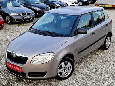 Złoty (metalik) Używany 2009 Skoda Fabia Hatchback | 12 900 zł (Uczciwa cena)