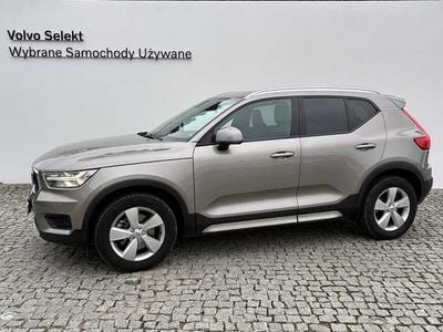 Szary Używany 2022 Volvo XC40 SUV | 139 900 zł (Uczciwa cena)