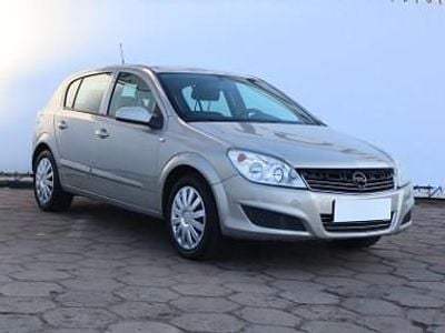 Beżowy Używany 2007 Opel Astra Hatchback | 8499 zł (Uczciwa cena)