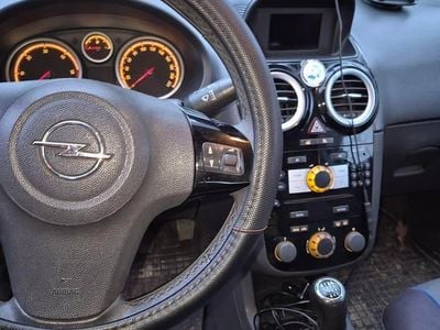 Używany Opel Corsa 2007 Złoty Hatchback