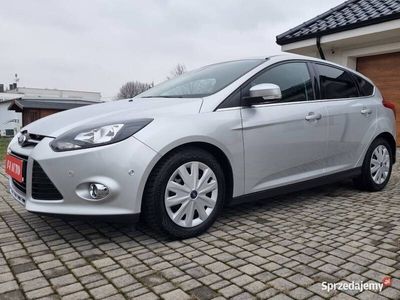 używany Ford Focus 1.0 125 km Titanium Chrom Sony Asystent parkowani