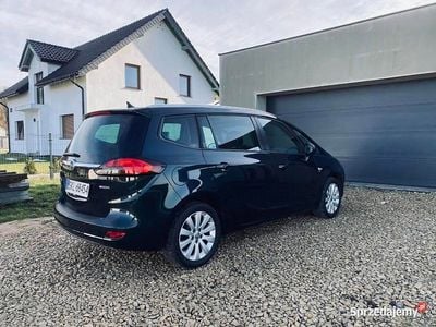 Zielony Używany 2016 Opel Zafira Minivan | 27 900 zł (Dobra cena)