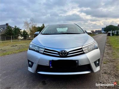 Srebrny Używany 2016 Toyota Corolla Sedan/Limuzyna | 55 900 zł (Dość drogi)