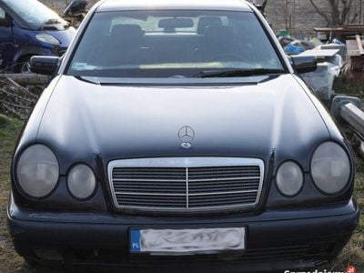 Mercedes E290