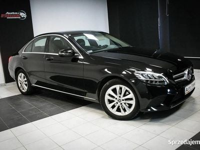 Używany Mercedes C200 160 KM (117 kW) 2019 Czarny Sedan/Limuzyna