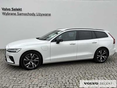 Biały Używany 2022 Volvo V60 Kombi | 154 900 zł (Uczciwa cena)