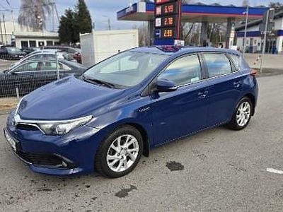 Używany Toyota Auris Hybrid 136 KM (100 kW) 2018 Niebieski Hatchback
