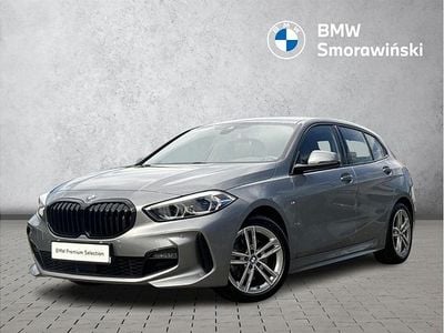 Szary skyscraper m metalizowany Używany 2024 BMW 118 Shadowline Hatchback | 119 900 zł (Uczciwa cena)