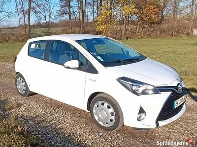 Biały Używany 2016 Toyota Yaris Hybrid Hatchback | 24 999 zł