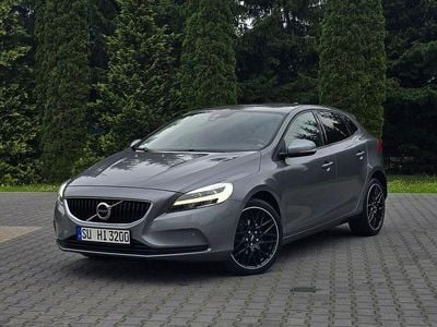 Używany Volvo V40 Summum 120 KM (88 kW) 2016 Szary Kombi