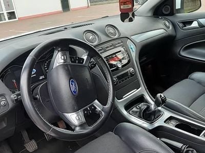 Biały Używany 2011 Ford Mondeo Kombi | 19 200 zł (Uczciwa cena)