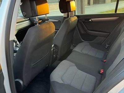 Używany VW Passat 2010 Srebrny Sedan/Limuzyna