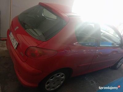 Czerwony Używany 2005 Peugeot 206 Hatchback | 1800 zł (Uczciwa cena)