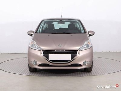 Inny kolor Używany 2014 Peugeot 208 Hatchback | 27 999 zł (Uczciwa cena)