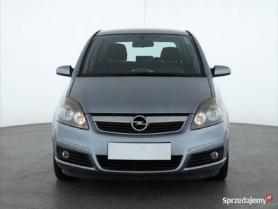 używany Opel Zafira 2.2 Direct