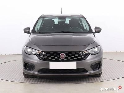 Szary Używany 2017 Fiat Tipo Hatchback | 36 999 zł (Uczciwa cena)
