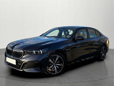 Szary sophisto z brylantowym połyskiem metalizowany Używany 2024 BMW 520 Comfort Edition Sedan/Limuzyna | 249 900 zł (Uczciwa cena)