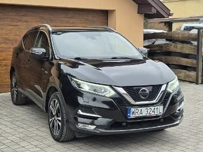 Czarny (metalik) Używany 2017 Nissan Qashqai 360º SUV | 59 900 zł (Dość drogi)