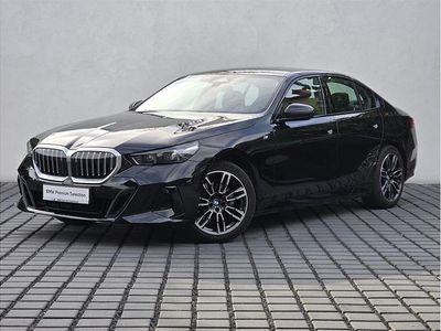 Czarny szafir metalizowany Używany 2024 BMW 520 Shadowline Sedan/Limuzyna | 234 900 zł