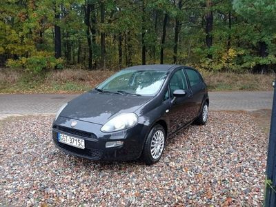 używany Fiat Grande Punto 1.2dm 70KM 2013r. 155 000km