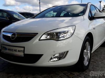 Używany Opel Astra 165 KM (121 kW) 2012 Biały