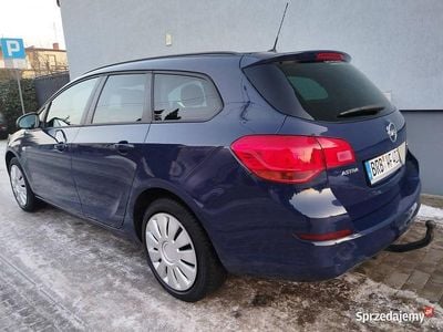 używany Opel Astra 4dm 101KM 2011r. 201 610km