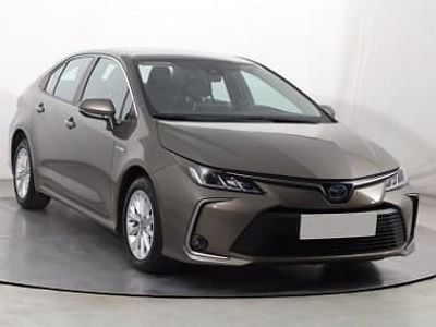 Używany Toyota Corolla 122 KM (89 kW) 2019 Złoty Sedan/Limuzyna