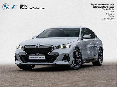 Szary brooklyn m metalizowany Używany 2025 BMW 520 Comfort Edition Sedan/Limuzyna | 294 900 zł (Dość drogi)