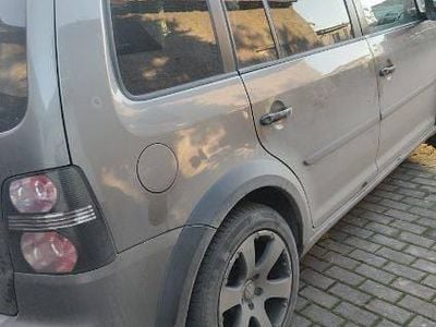 Szary Używany 2009 VW Touran Minivan | 16 500 zł (Uczciwa cena)