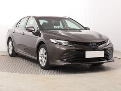 Używany Toyota Camry 218 KM (160 kW) 2020 Brązowy Sedan/Limuzyna