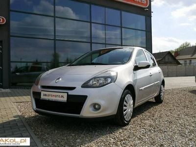 Używany Renault Clio II 75 KM (55 kW) 2011 Srebrny Hatchback