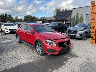 Czerwony Używany 2017 Mercedes GLA200 AMG line SUV | 54 900 zł