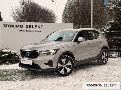 Używany Volvo XC40 163 KM (119 kW) 2025 Srebrny SUV