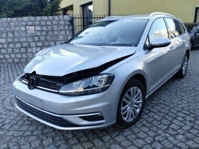 Srebrny Używany 2019 VW Golf VII Kombi | 28 950 zł