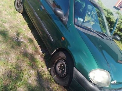 używany Renault Clio II mogę sprzedać na części