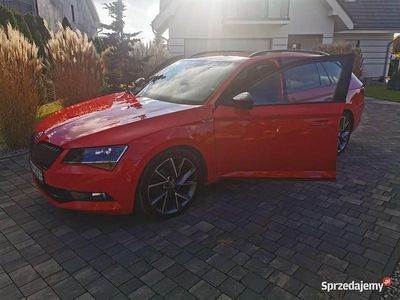 Czerwony Używany 2017 Skoda Superb SportLine Kombi | 65 700 zł (Drogi)