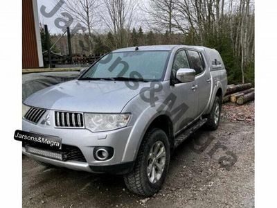 Używany Mitsubishi L200 178 KM (130 kW) 2010 Srebrny Pickup