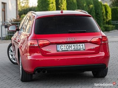 Czerwony Używany 2009 Audi A4 S-Line Kombi | 29 700 zł (Dość drogi)