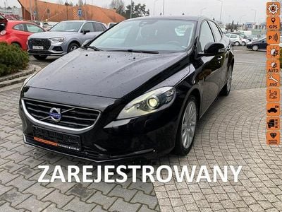 Używany Volvo V40 120 KM (88 kW) 2016 Czarny Hatchback