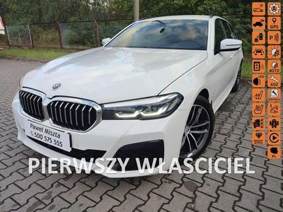 Biały (metalik) Używany 2022 BMW 520 Comfort Edition Kombi | 156 900 zł