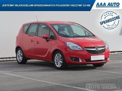 Czerwony Używany 2015 Opel Meriva Minivan | 29 499 zł (Uczciwa cena)