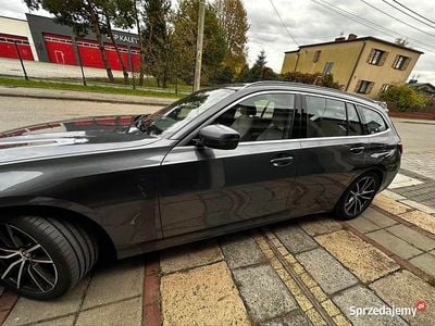 Grafitowy Używany 2020 BMW 320 Kombi | 96 500 zł