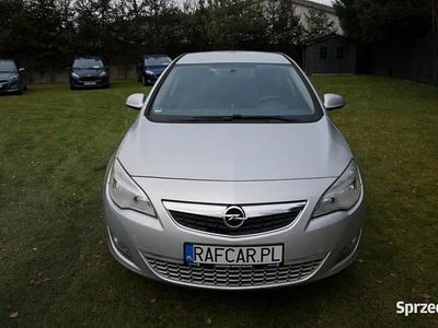 Używany Opel Astra 115 KM (84 kW) 2010 Srebrny (metalik) Hatchback