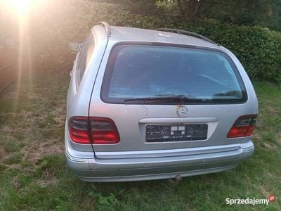 Używany 2002 Mercedes E320 | 3500 zł