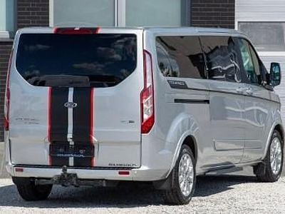 Srebrny Używany 2022 Ford Tourneo Minivan | 141 500 zł (Dobra cena)