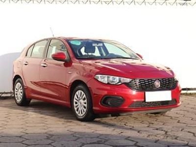 Czerwony Używany 2017 Fiat Tipo Hatchback | 38 999 zł